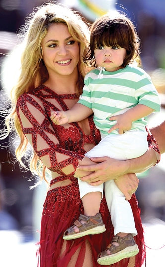 eonline-shakira-01-2014