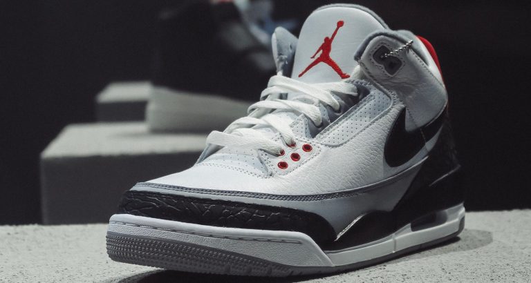 SnapChat sold out AJ3 Tinker Hatfield in 23 minutes with AR technology